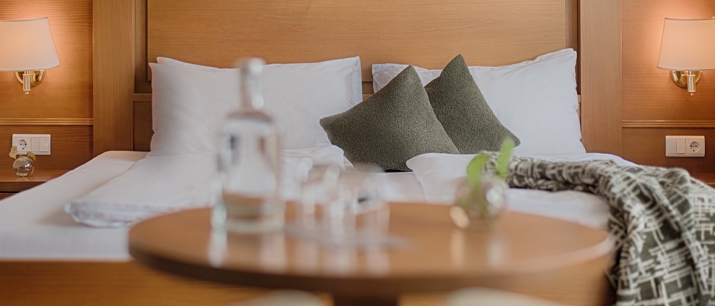 Rooms & suites